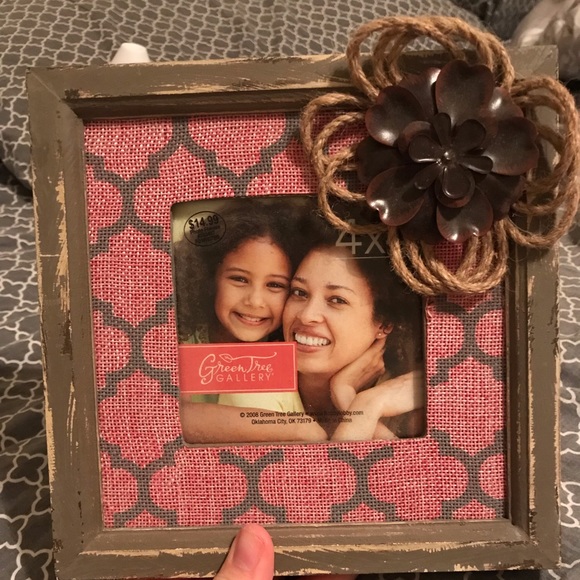 Picture frame - Picture 1 of 1